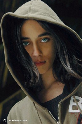 hoodie3.jpg